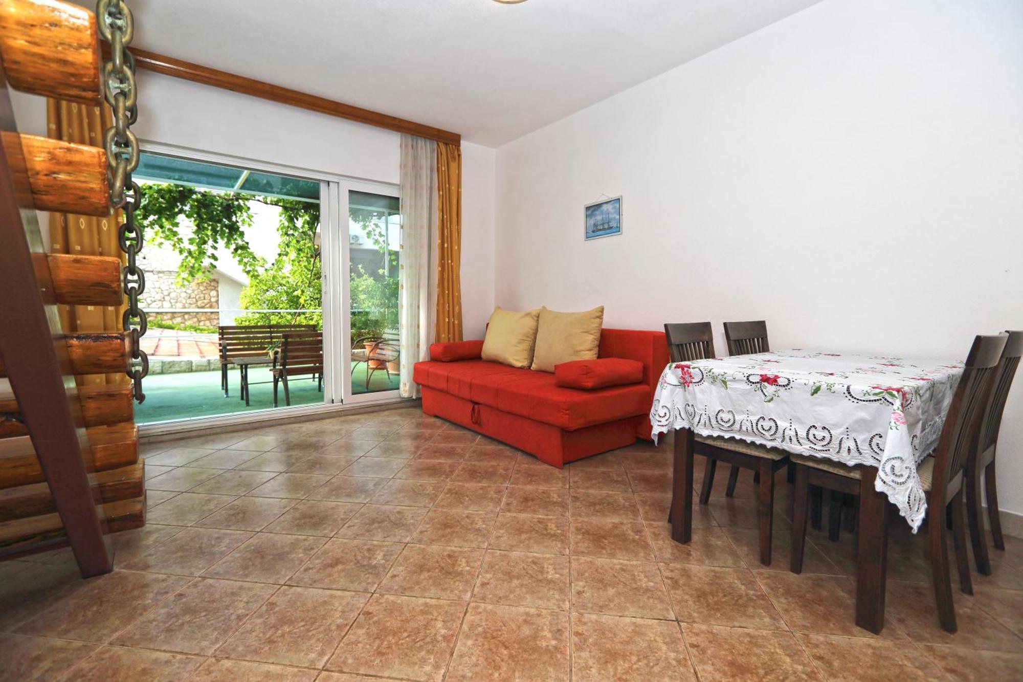 Katarina's Garden Apartment *